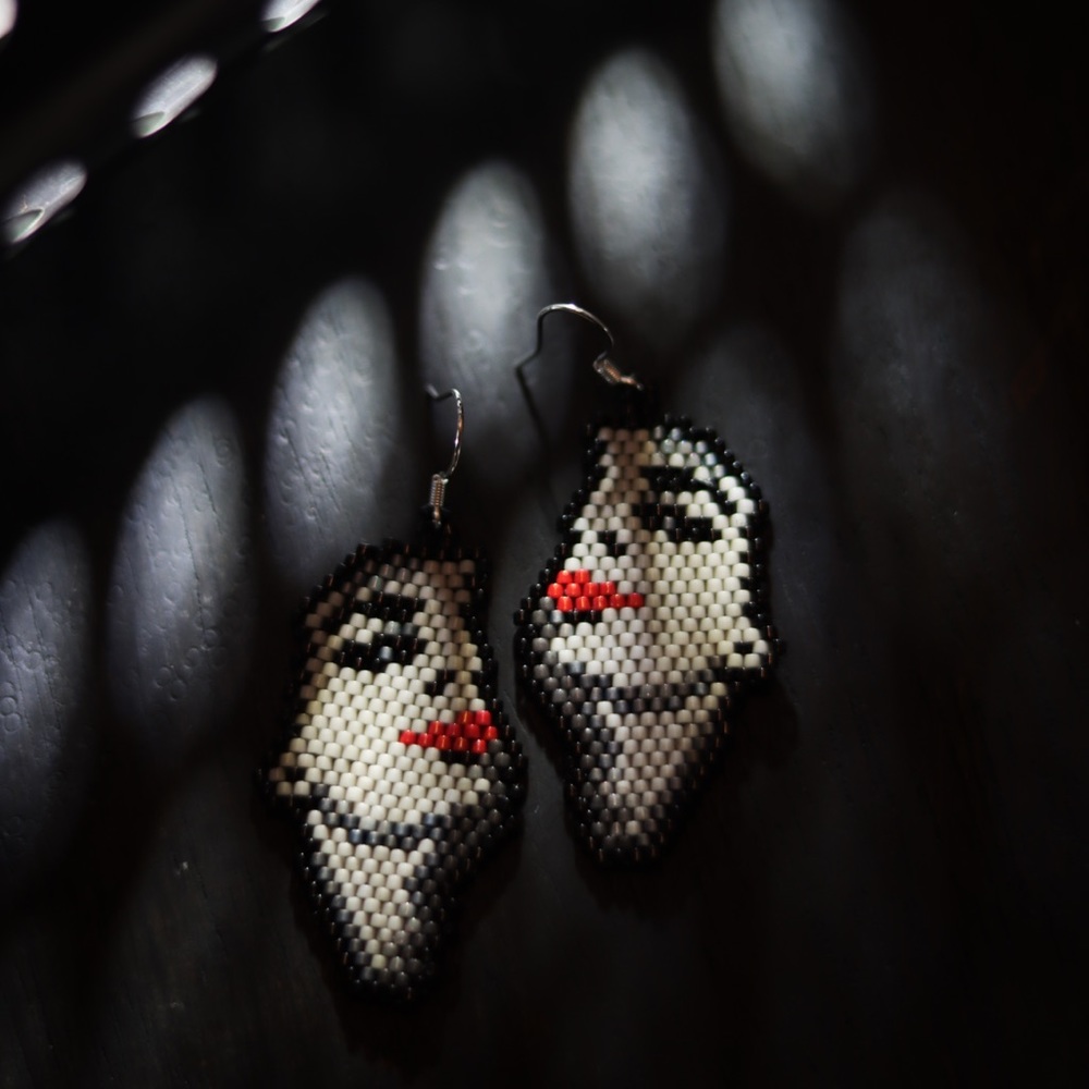 Monochrome Heads